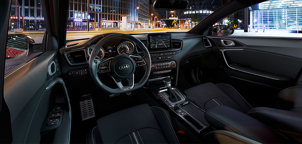 /img/cars/1637051739-interior_kia_ProCeed_6.jpg