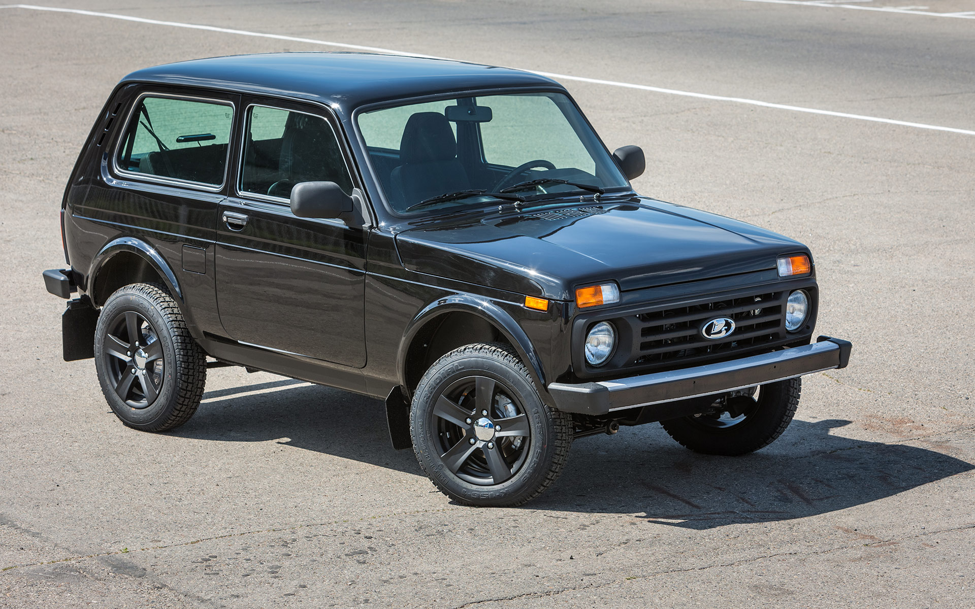 /img/cars/1637051924-exterior_lada_4x4_3_dv_1.jpg