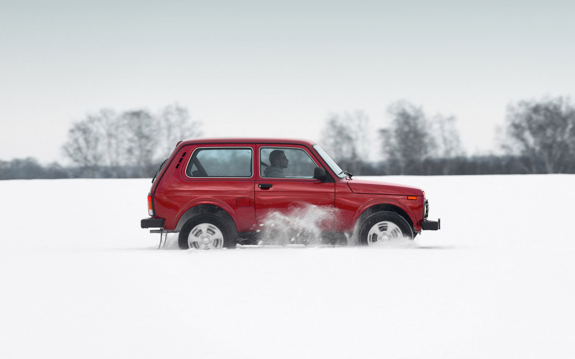 /img/cars/1637051926-exterior_lada_4x4_3_dv_4.jpg