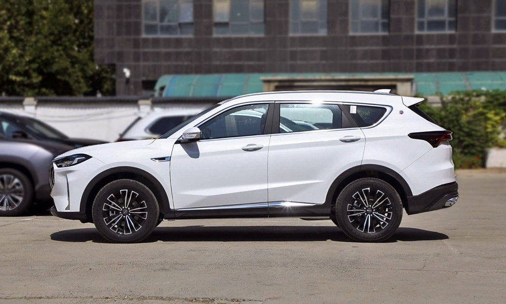 /img/cars/1679921426-x70-plus-1-3.jpg